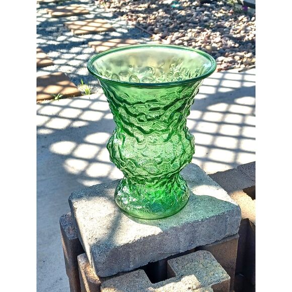 Vintage E.O. Brody Co. 1960s Emerald Green Crinkle Glass EAPG Flower Pot Vase - Picture 10 of 11